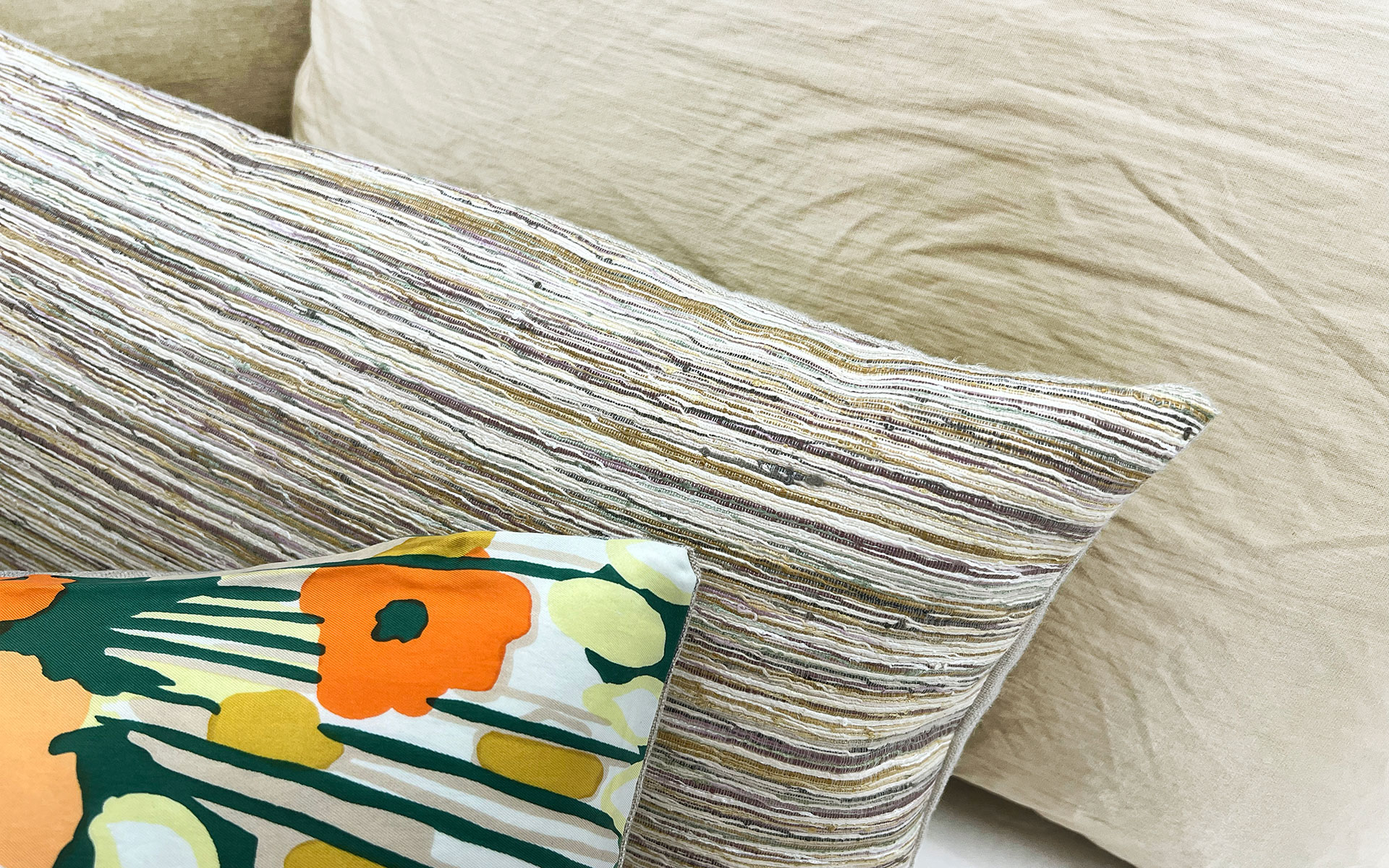 Mrs.Me home couture - cushion Sketch Multicolour detail1